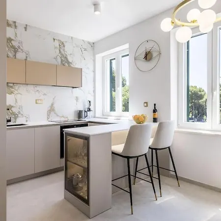 Apartment Hedonist