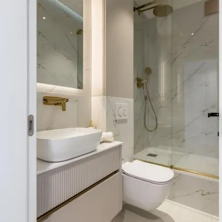 Hedonist Apartment Split